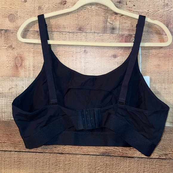 Momcozy Hands Free Pumping And Nursing Bra - Picture 8 of 9